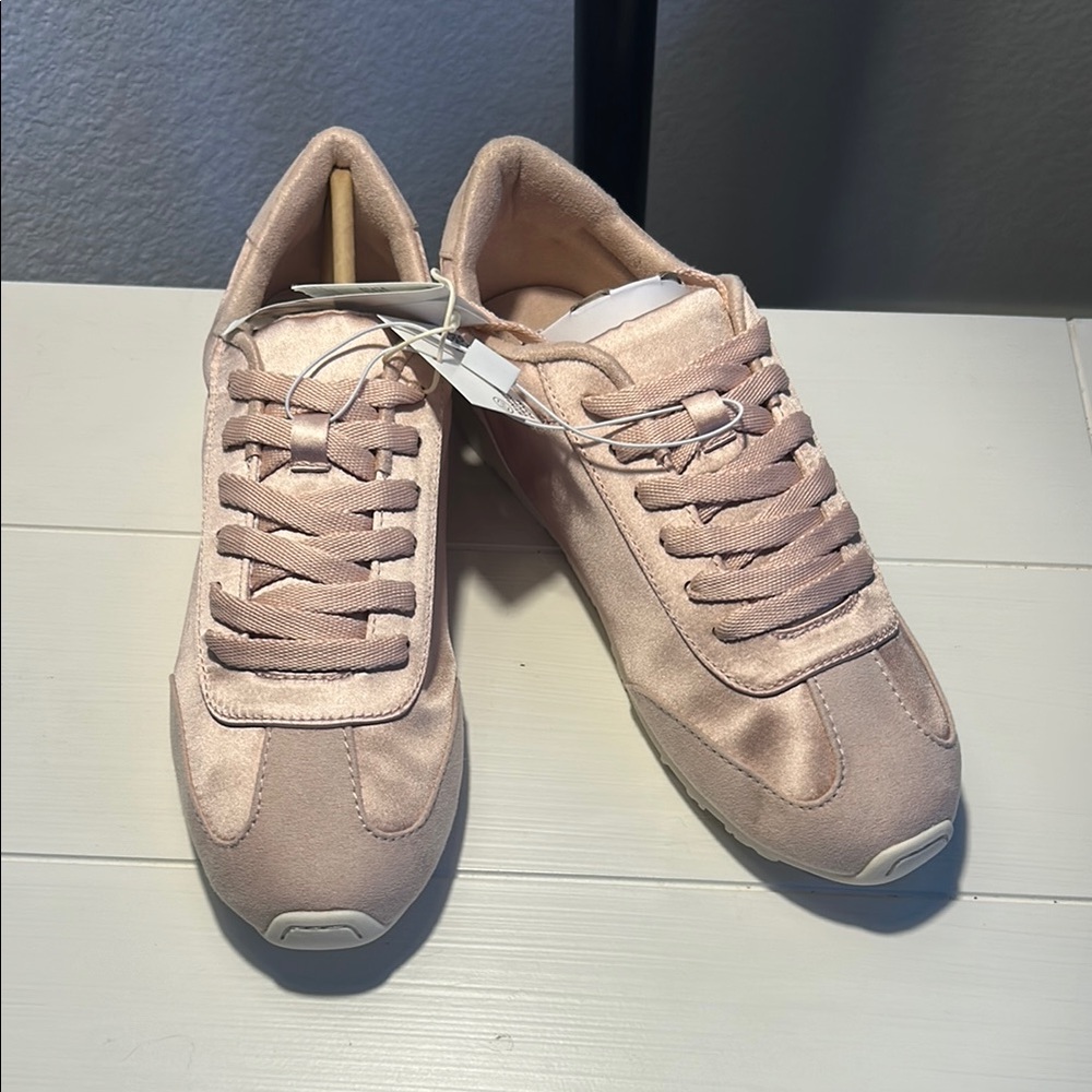 Women's Pink Sneakers New with Tags